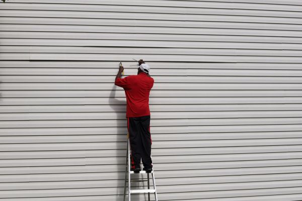 Cost of Loose Siding Repair in Racine