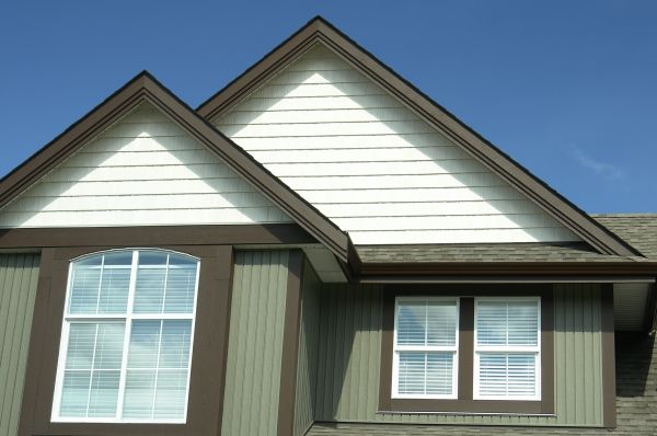 Cost of Vertical Vinyl Siding Repair in Racine